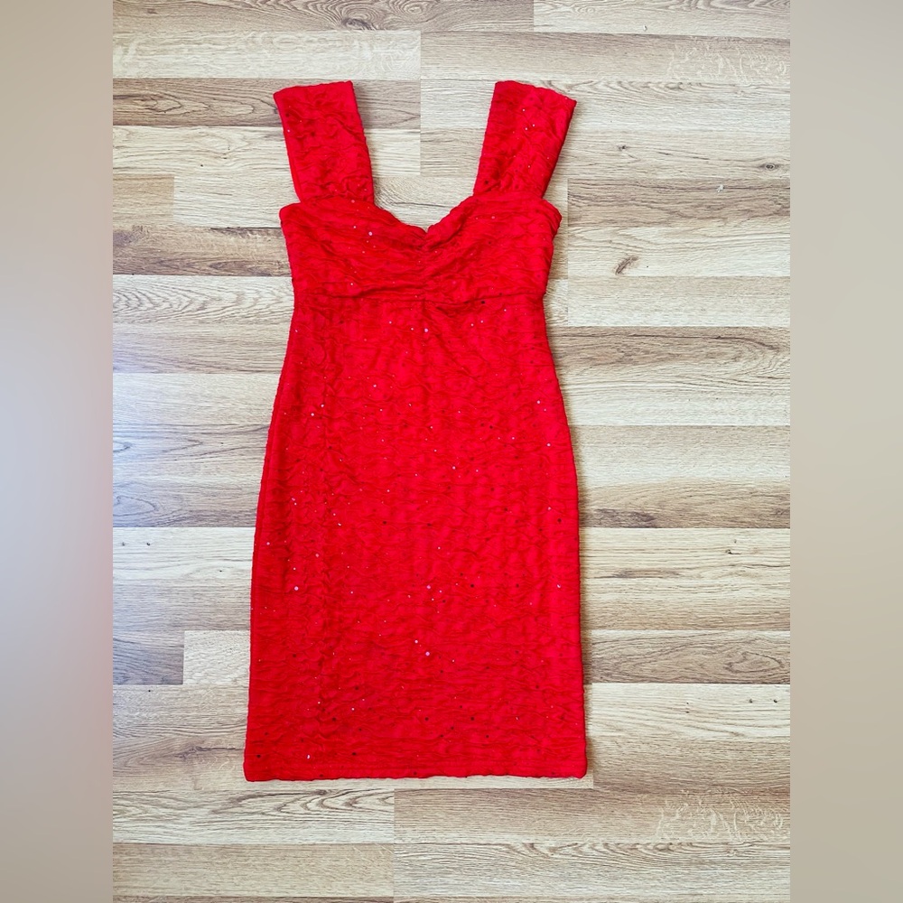 Elegant Red Sleeveless Dress